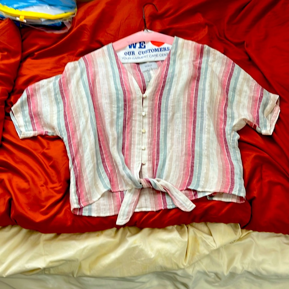 Women’s medium M Rails shirt